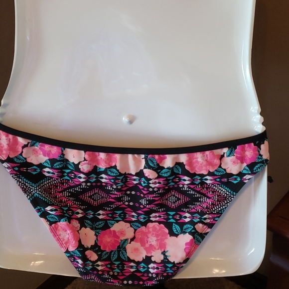 🌞Bikini!🔥 - Picture 3 of 5